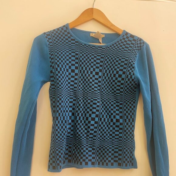 Blue Thick long sleeve top, size S. Cool checkered pattern on the front! - Picture 6 of 6